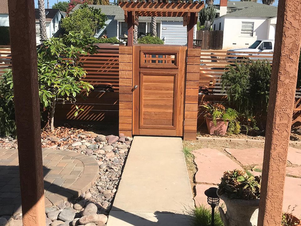 1st image of 835 Tourmaline St