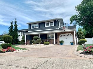 9 Nottingham Dr, Parlin, NJ 08859