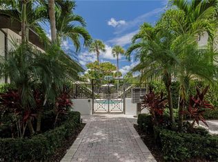 480 5th St S APT 102, Naples, FL 34102