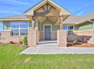 206 Camellia Cir, Noble, OK 73068