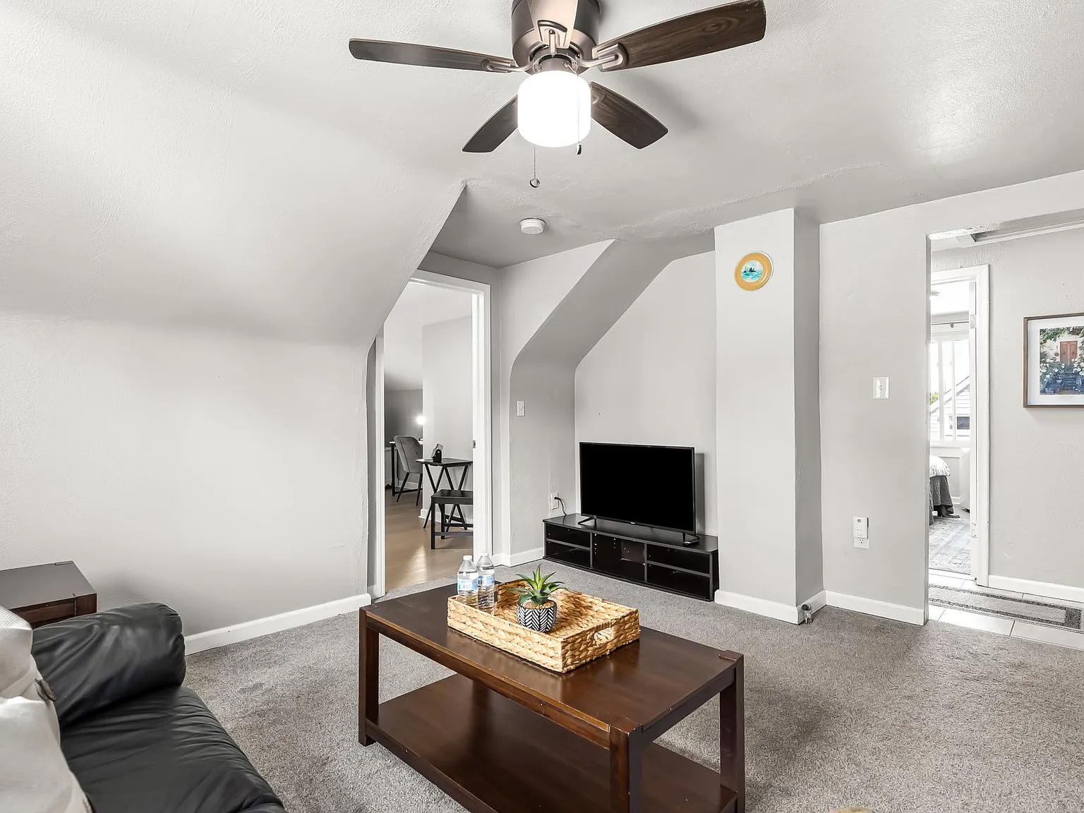 2 bed, 1300 sqft, $4,200 — Photo 4