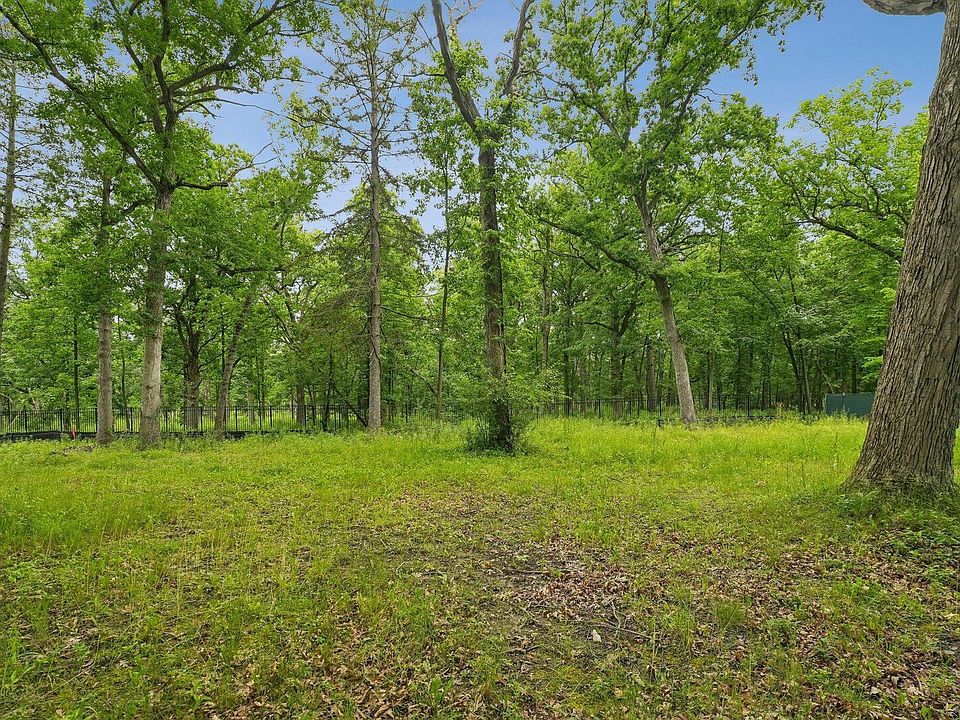 1st image of 398 Forest Edge Dr