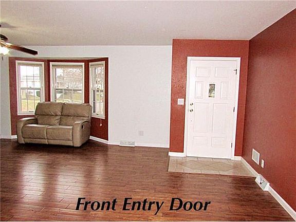 3rd image of 4823 Arrowhead Dr