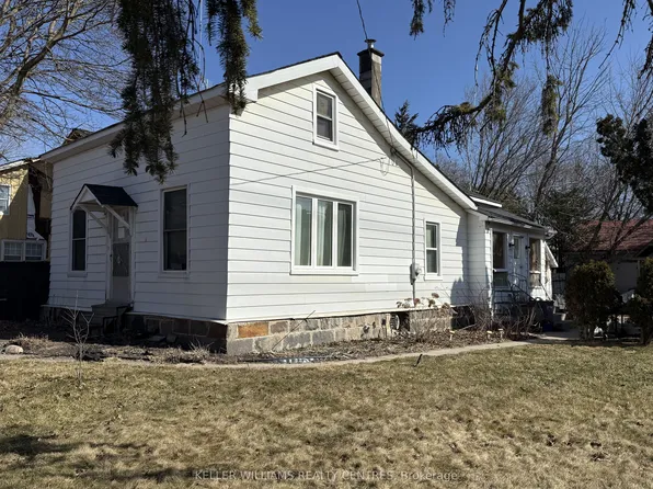 1 Queen St, Whitby, ON L1M 1C5