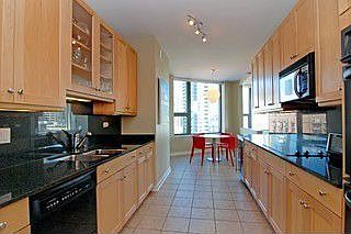 3rd image of 501 N Clinton St APT 803