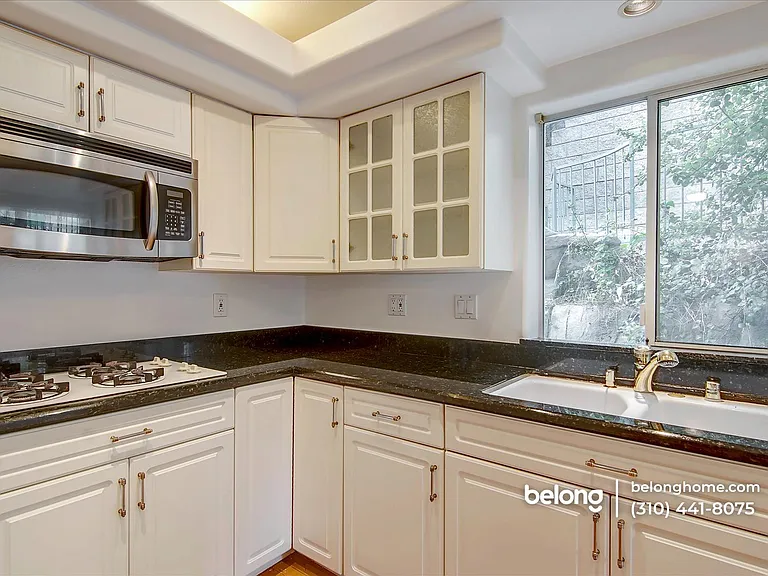8527 Wonderland Ave — Photo 23