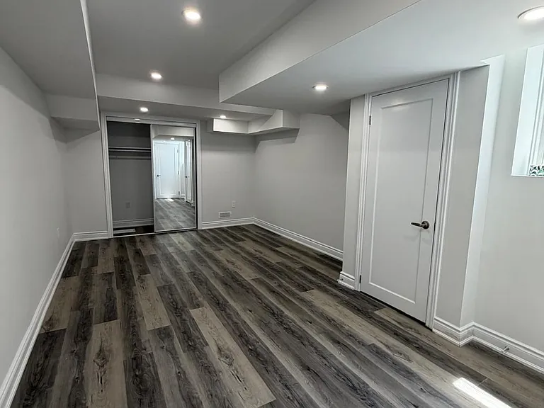 216 Fleetwood Dr — Photo 15