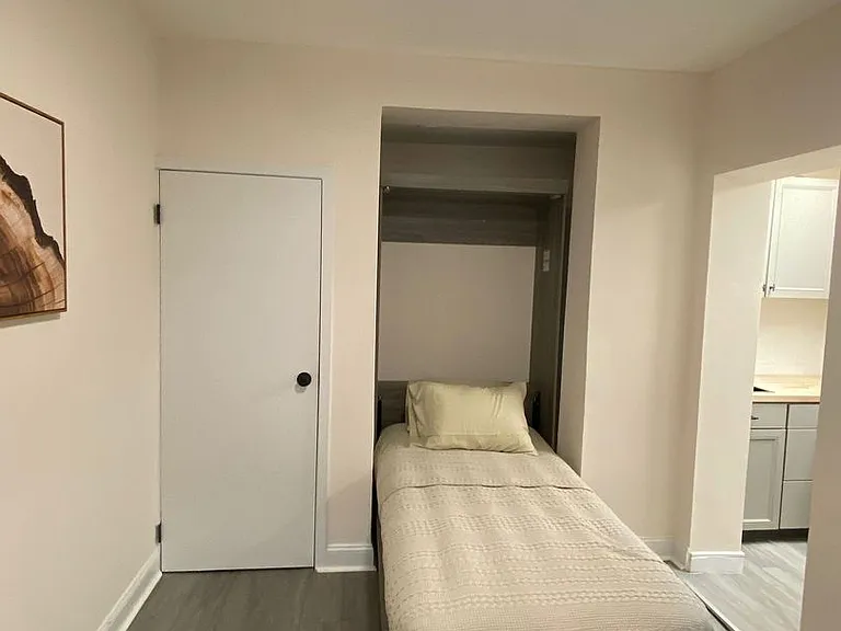 1017 Pine Street — Photo 4