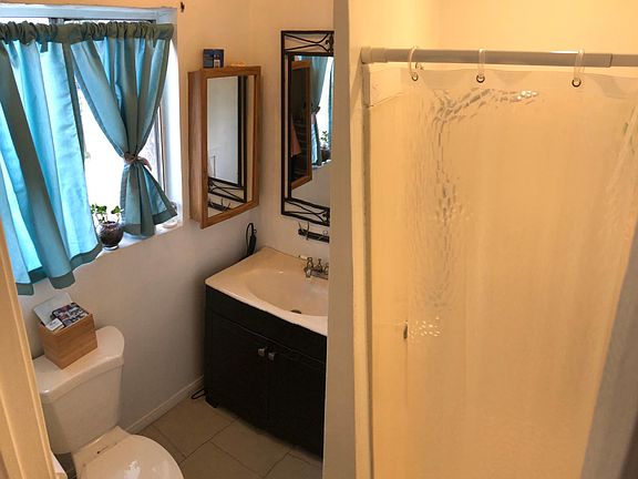 2nd image of 6219 Hazeltine Ave
