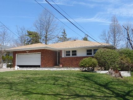 1st image of 929 Willowbend Ln