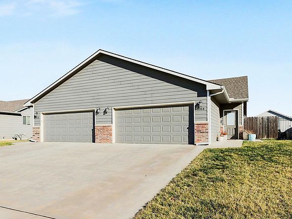 2nd image of 5314 N Cypress St #5316