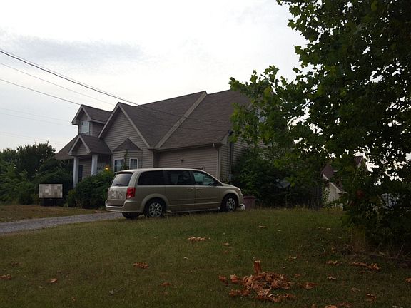 2nd image of 717 Shelton Cir
