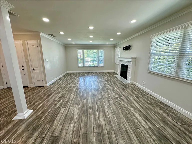 436 N Washington Ave — Photo 7