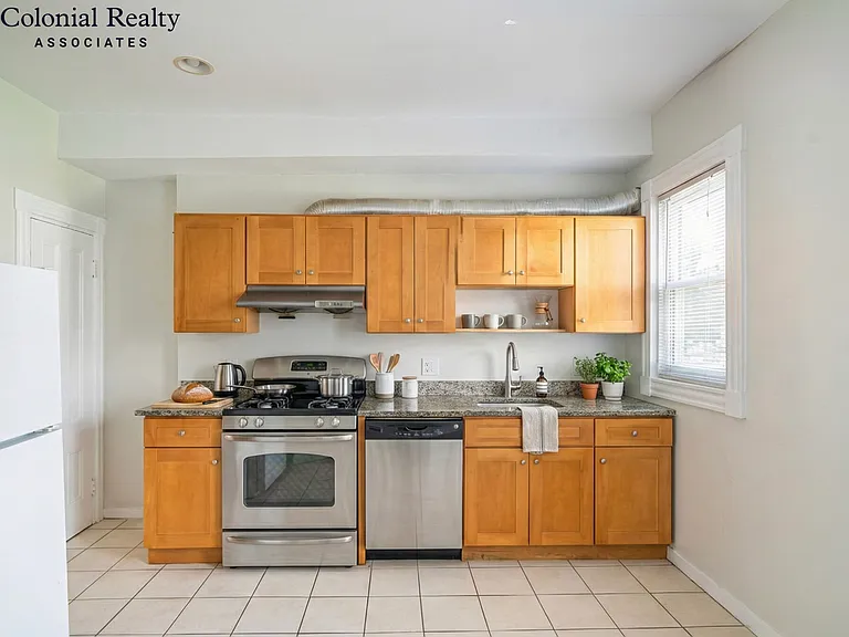 6 Haskell St #2 — Photo 9
