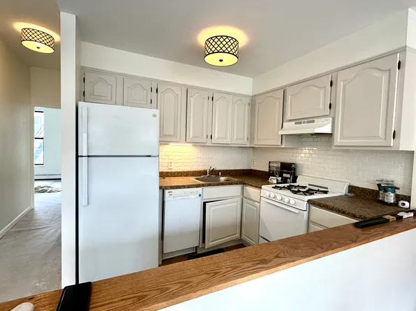 79 Carroll Street image 1 of 6