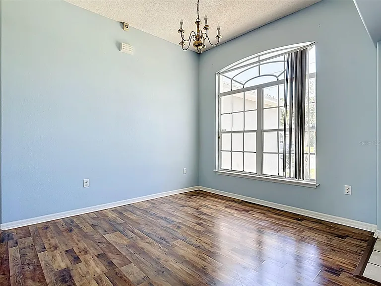1001 Eiffel Ln — Photo 6