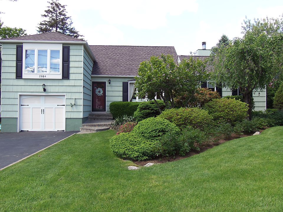 1st image of 2984 Meadowcrest Dr