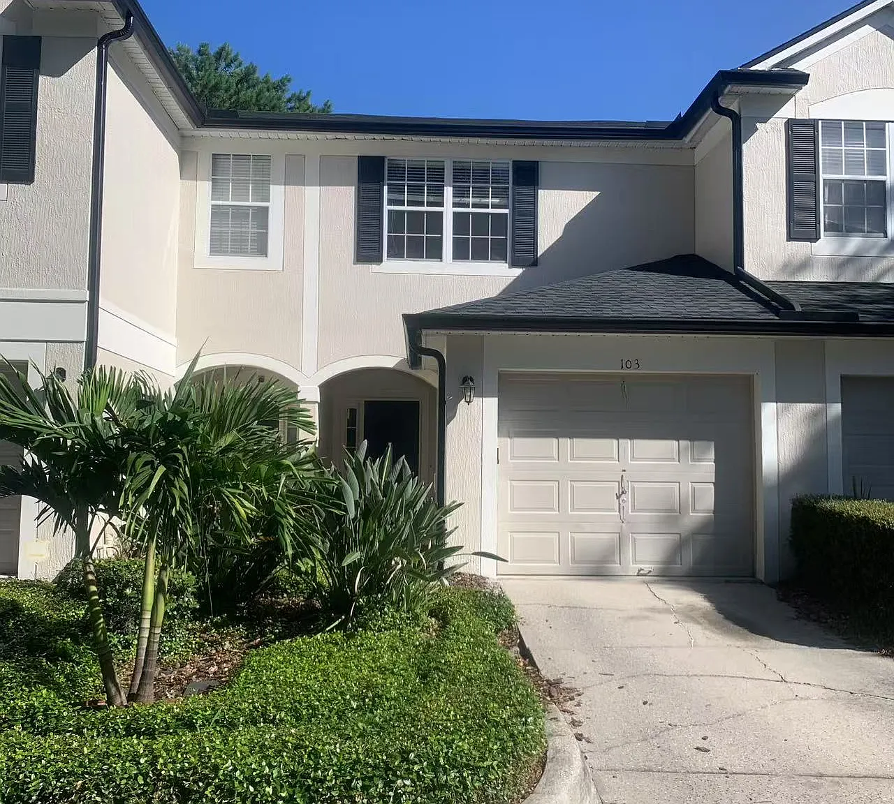 2 bed, 2.5 bath, 1546 sqft, $2,000 — Photo 1
