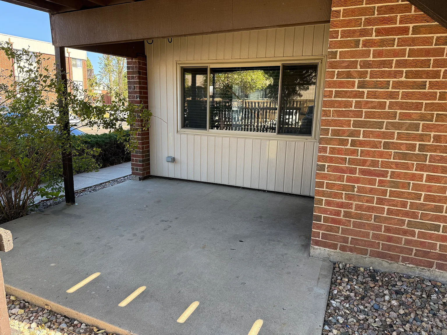 2 bed, 831 sqft, $1,300 — Photo 1