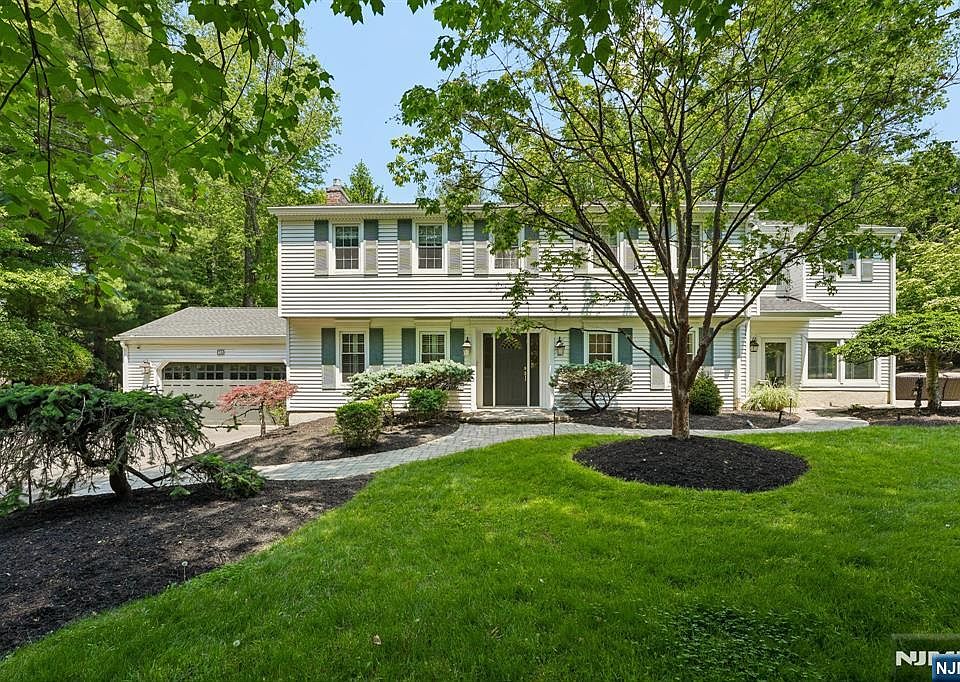 1st image of 78 Pierson Ave