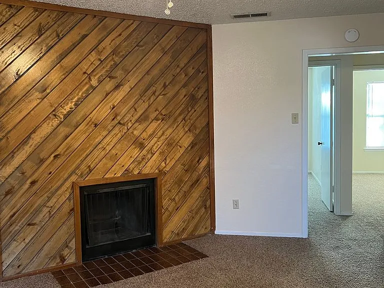 7402 Avenue X — Photo 2