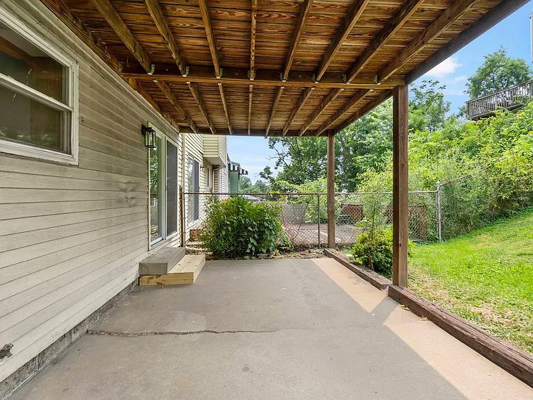 1105 Anna Ave — Photo 5