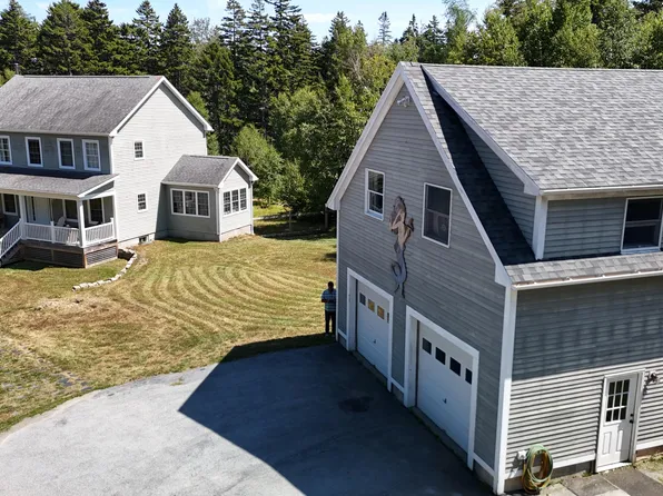 21 Lemoine Road, Swans Island, ME 04685