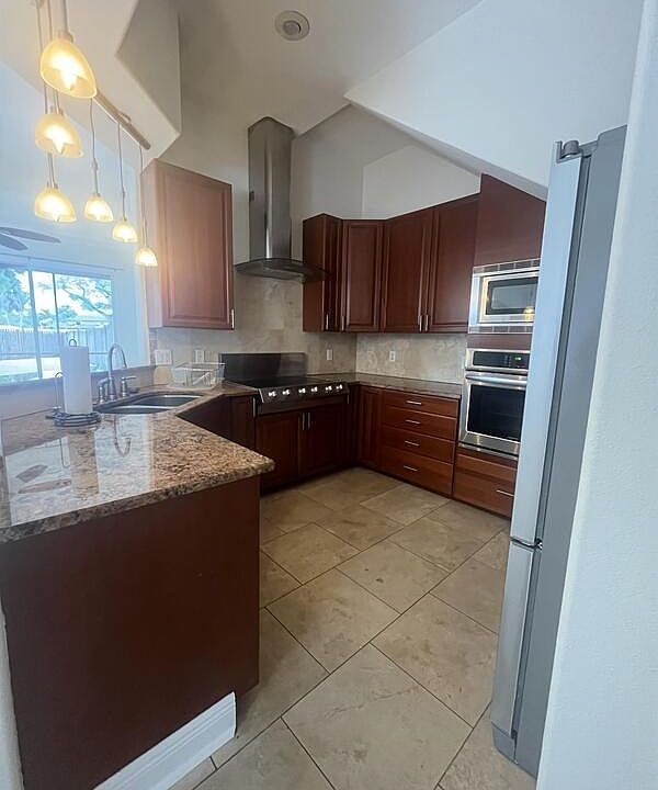 1st image of 2119 Montclair Dr