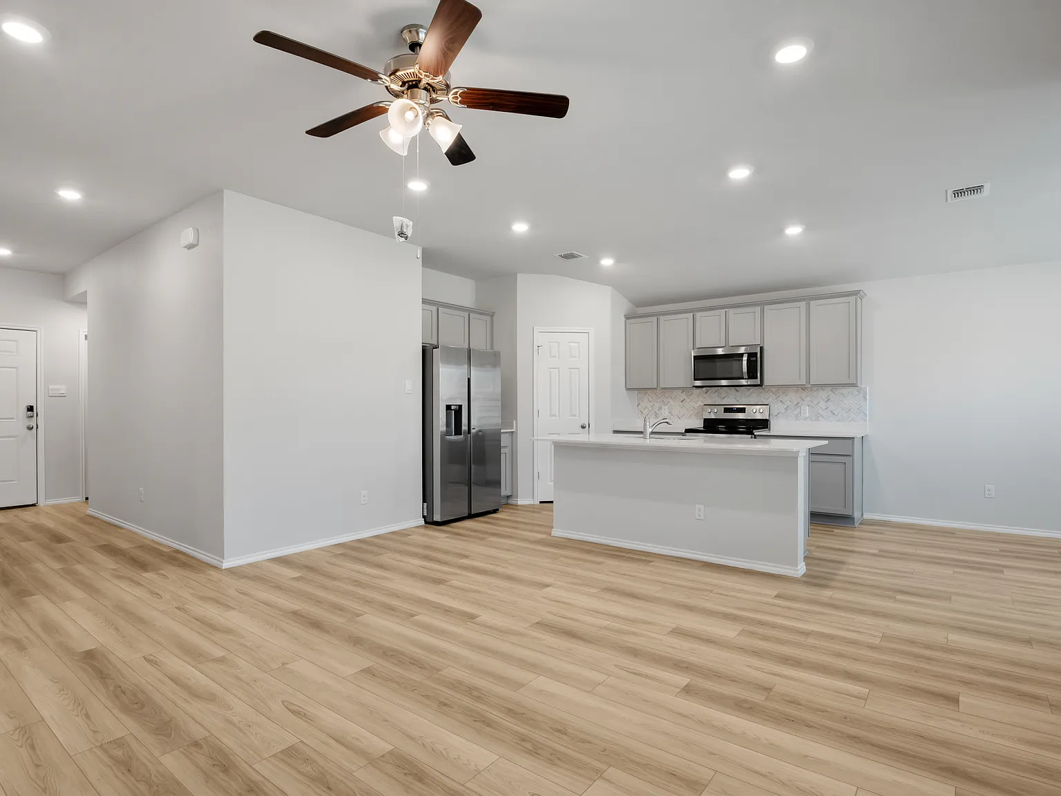 3 bed, 1415 sqft, $1,850 — Photo 4