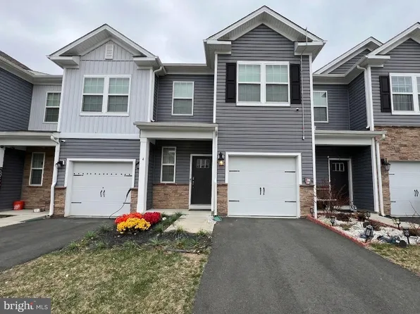 4 Peregrine Way, Burlington, NJ 08016