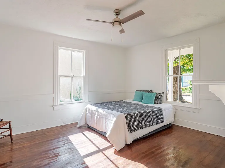 1215 Walnut St — Photo 12