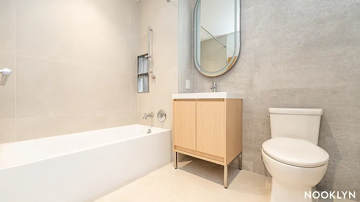 Bathroom, photo 1