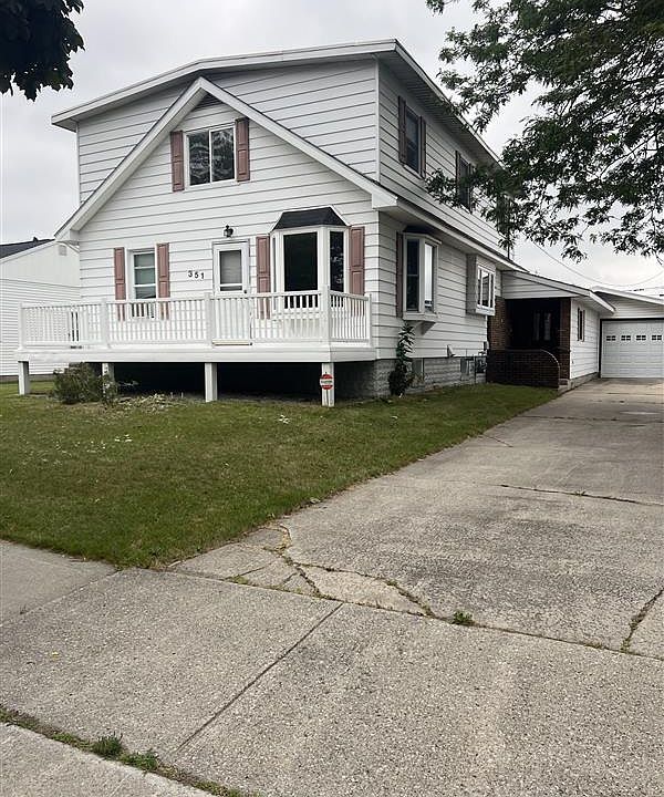 Front of the house from Barry St.