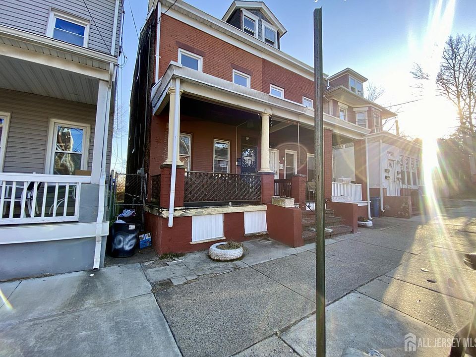 1st image of 508 Monmouth St
