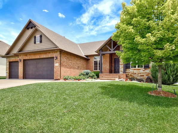 814 N Fairoaks Ct, Andover, KS 67002