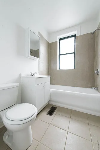 7201 S Calumet Ave 345-59 E 72nd St Chicago, IL 60619 Photo 1