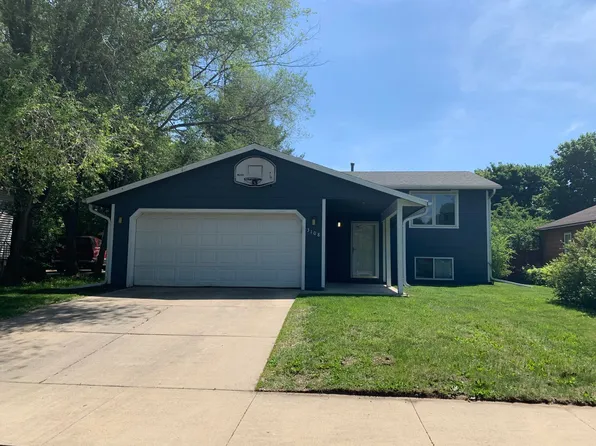 3108 E River Rd NE, Rochester, MN 55906