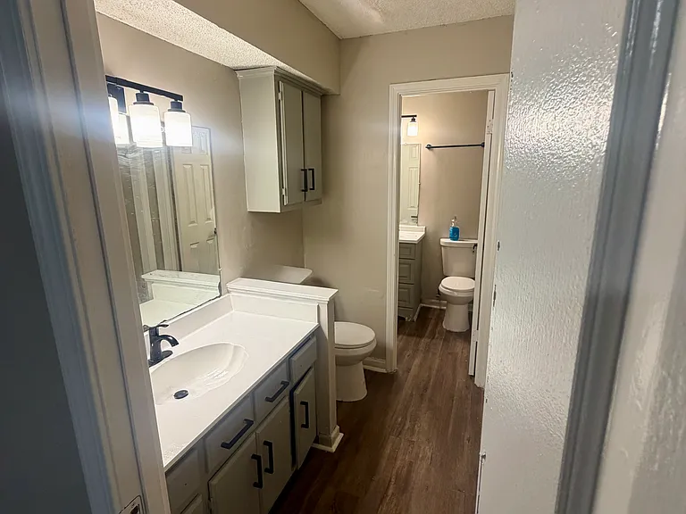 2800 E Hickory Blf — Photo 8