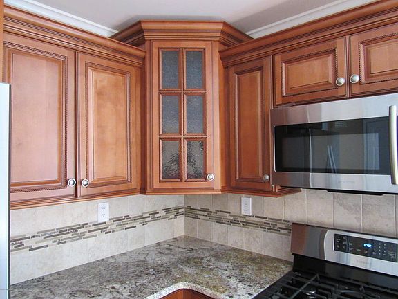 4th image of 62 Sabinas St