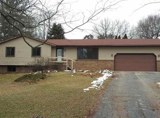 843 Mary Dr, Lapeer, MI