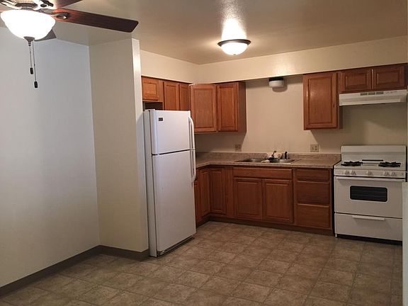 2nd image of 806 Kellogg Ave APT 4