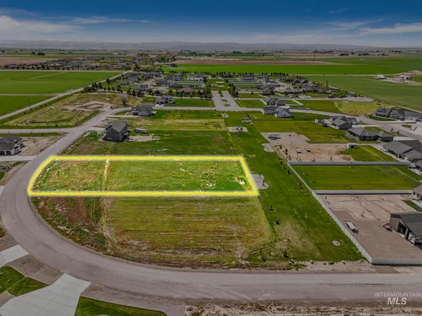 3841 Susan Cir E, Hansen, ID 83334