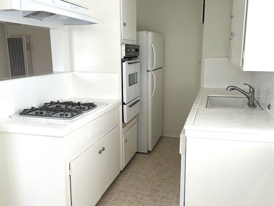 All appliances included in kitchen