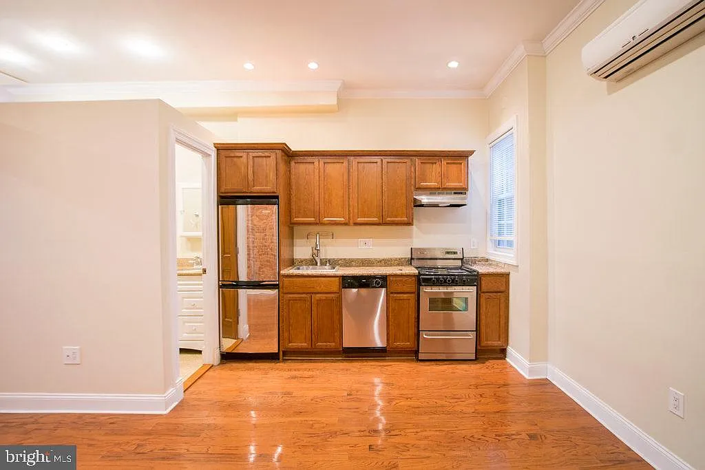 1 bed, 1.0 bath, 500 sqft, $1,095 — Photo 2