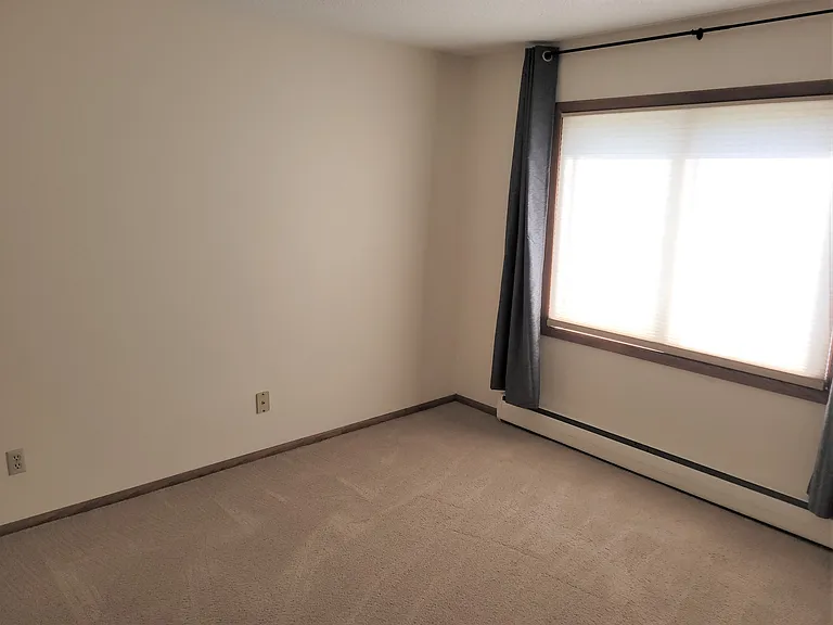 322 2nd St NE #203 — Photo 11
