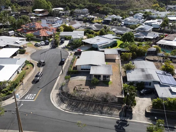 1353 Kuloaa Pl, Kailua, HI 96734