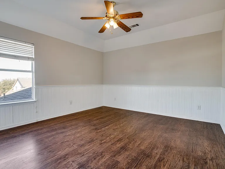 1920 Hillcroft Dr — Photo 10