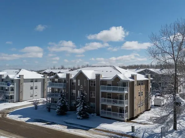 501 NE 3rd St #102, Fox Creek, AB T0H 1P0