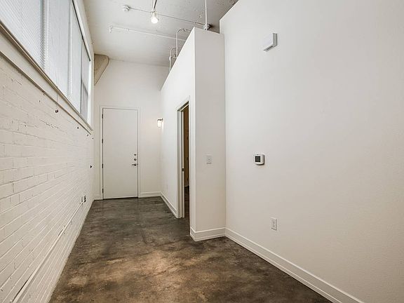 2nd image of 1401 S Flores St APT 212