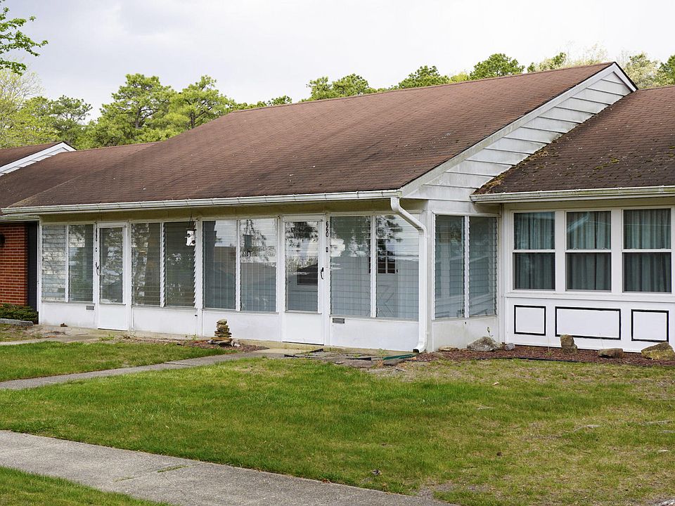 1st image of 660D Plymouth Dr #1004